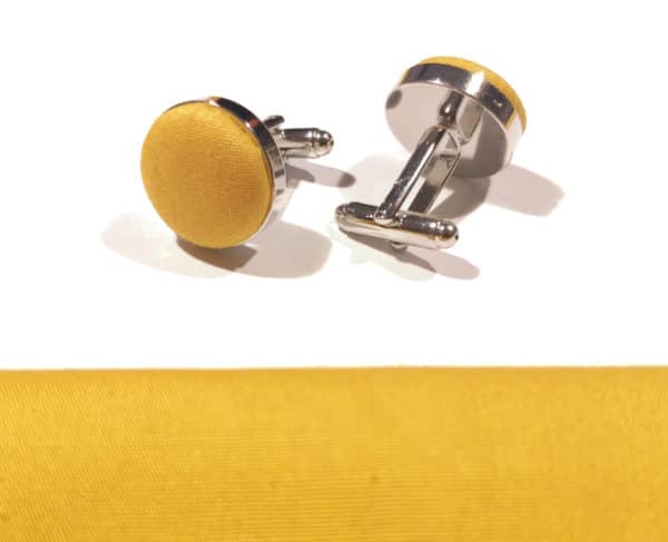 bouton de manchette jaune moutarde