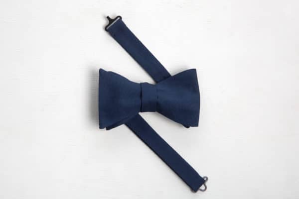 noeud papillon bleu marine